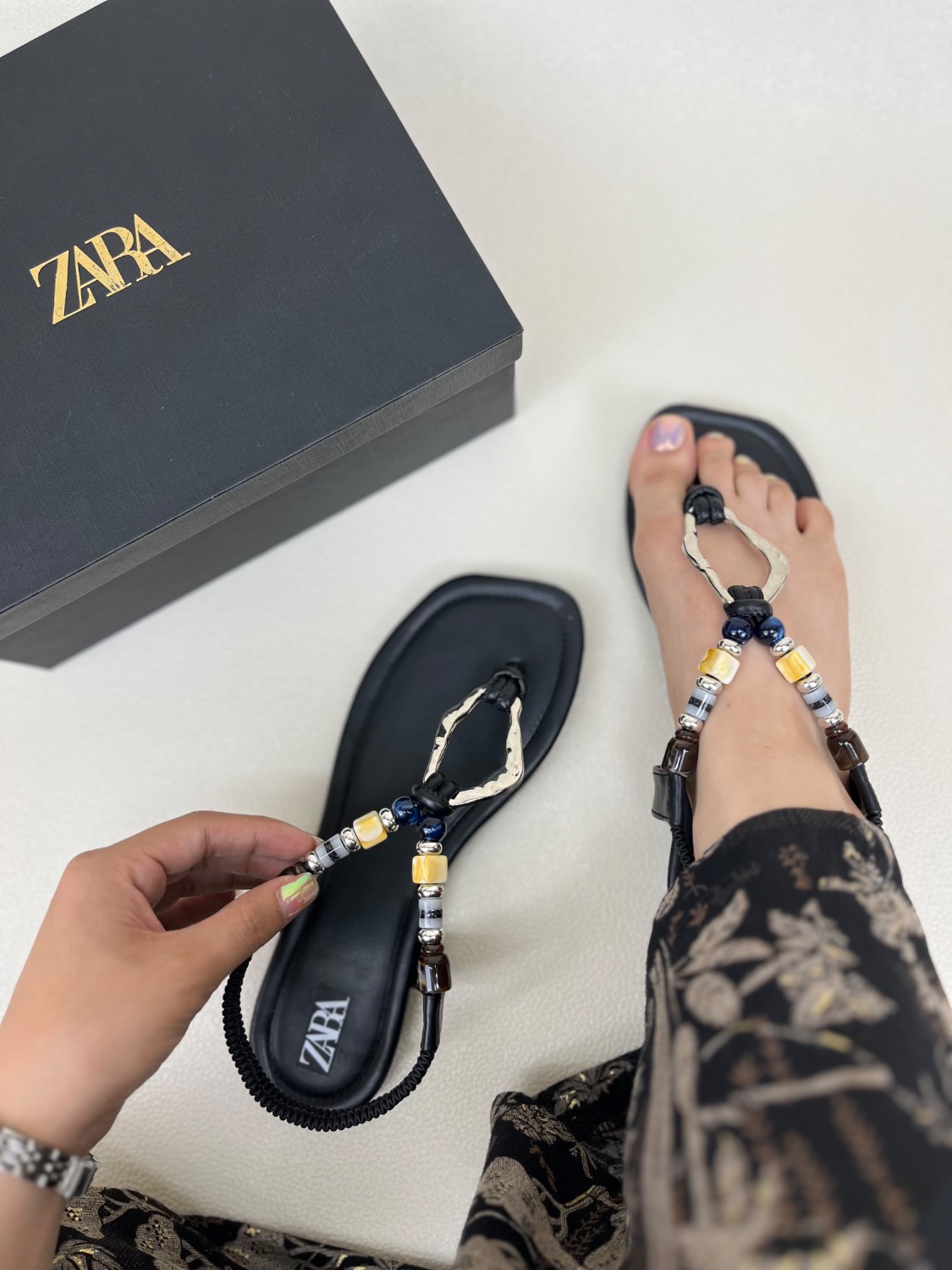 صندل زنانه ساحلی زارا مهره ای انگشتی ZARA کد : 1494