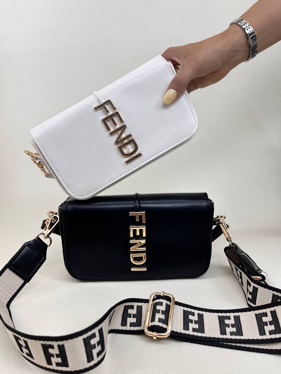 کیف زنانه پاسپورتی فندی Fendi کد 1595