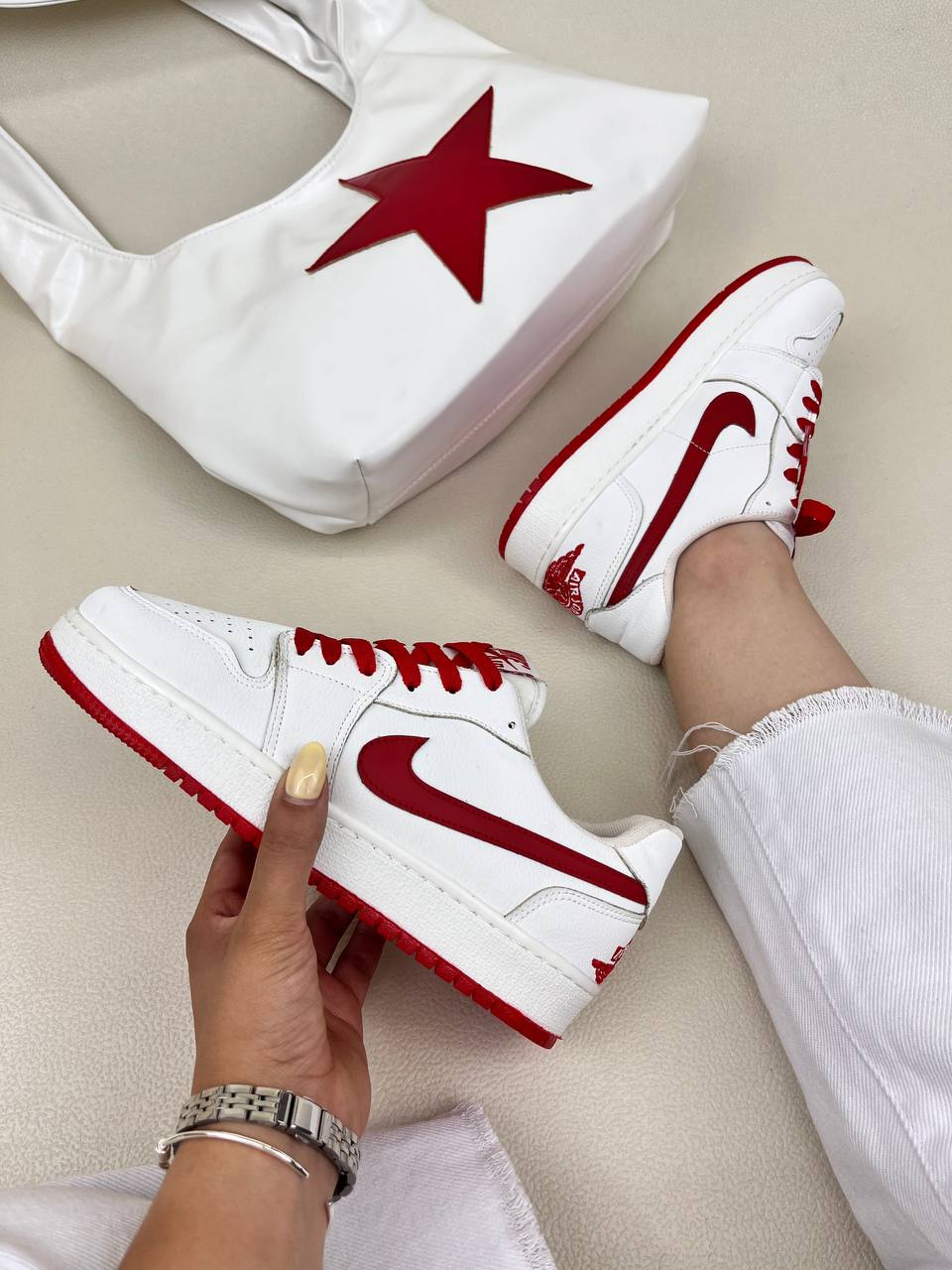 کتانی ونس زنانه ایر جردن وان نایکی NIKE AIR JORDAN 1