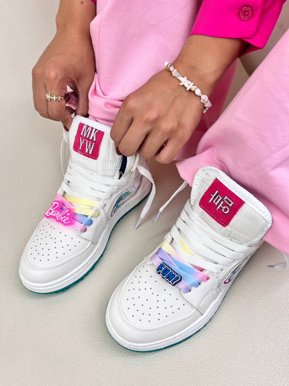 کتونی ونس زنانه ساقدار باربی ایر جردن وان  air jordan 1 sample barbie کد 912