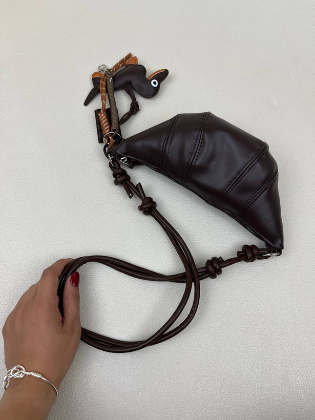 کیف پاسپورتی زنانه زارا طرح کروسان ZARA کد 1534