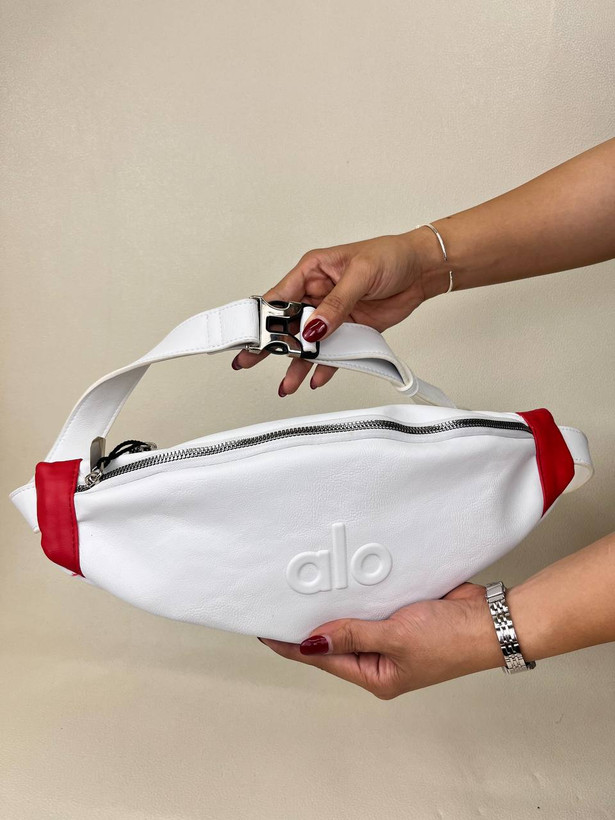 کیف زنانه کراس بادی مدل یوگا برند الو alo کد 1656