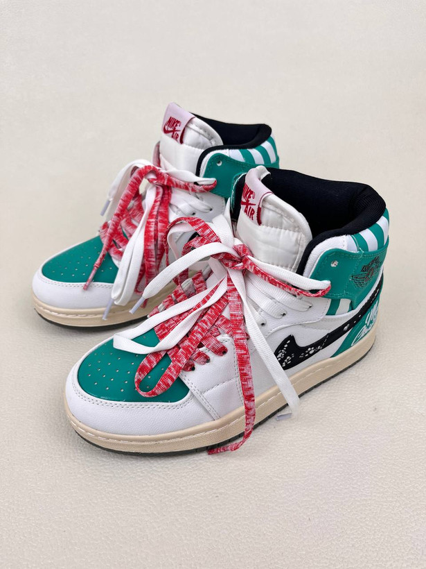 کتونی ونس زنانه ساقدار ایر جردن 1 مدل کریسمس 1 NIKE AIR JORDAN کد 912