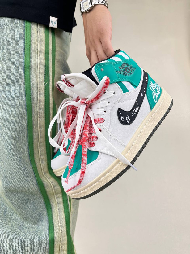 کتونی ونس زنانه ساقدار ایر جردن 1 مدل کریسمس 1 NIKE AIR JORDAN کد 912