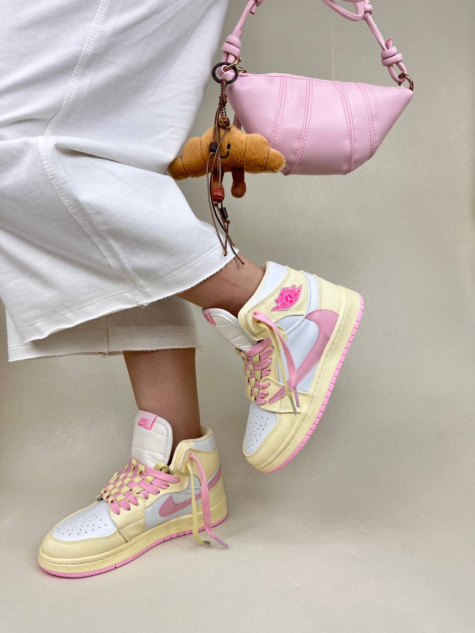 کتونی ساقدار زنانه ایر جردن وان لو اسکات تراویس نایک AIR jordan 1 low Travis Scott کد 912